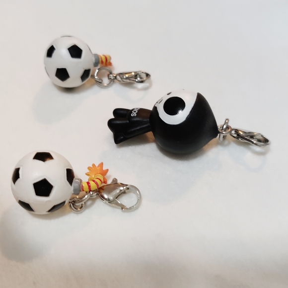 SOLD - Tokidoki Frenzies Soccer Bomb Adios - Picture 6 of 6